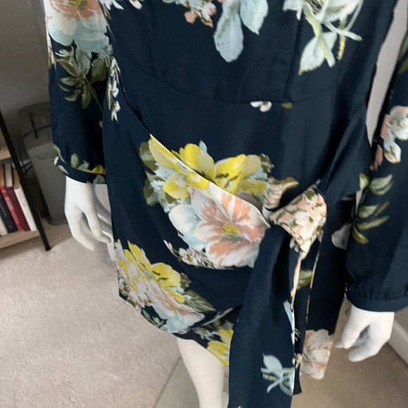SOCIALTE: NWT Wrap Midi Dress - Picture 5 of 8